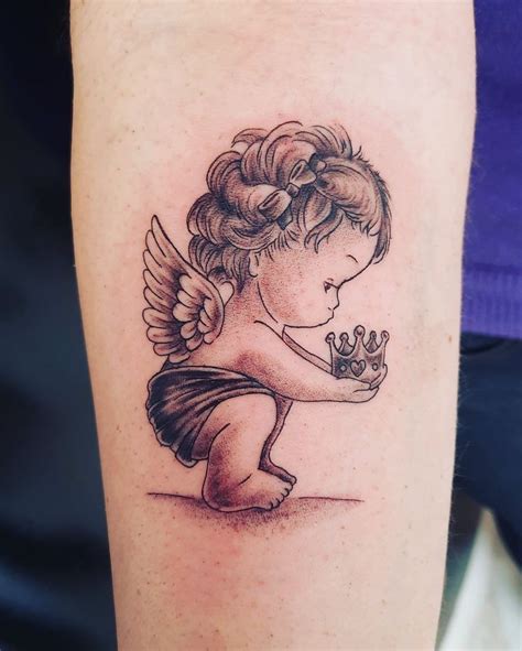 anjinha tatuada|Tatuagem de anjo feminina: 80 ideias para marcar a pele com estilo.